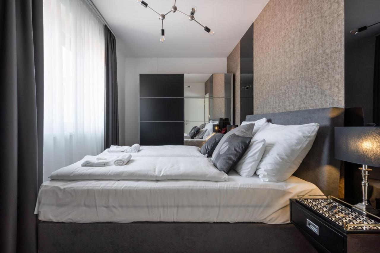 The Rose Garden Budapest Apartments Bagian luar foto