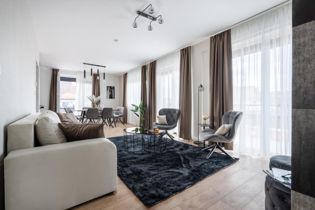 The Rose Garden Budapest Apartments Bagian luar foto