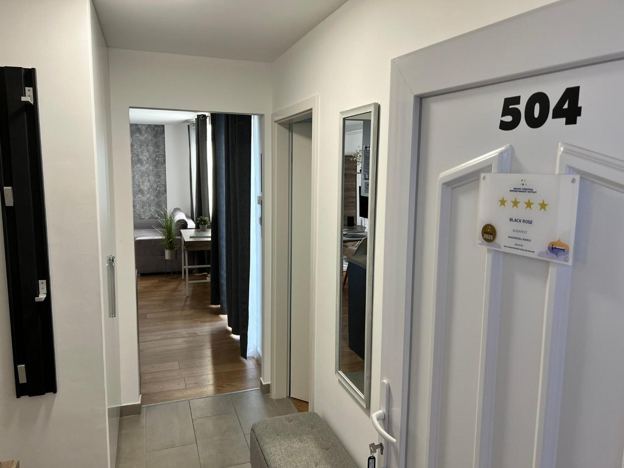 The Rose Garden Budapest Apartments Bagian luar foto